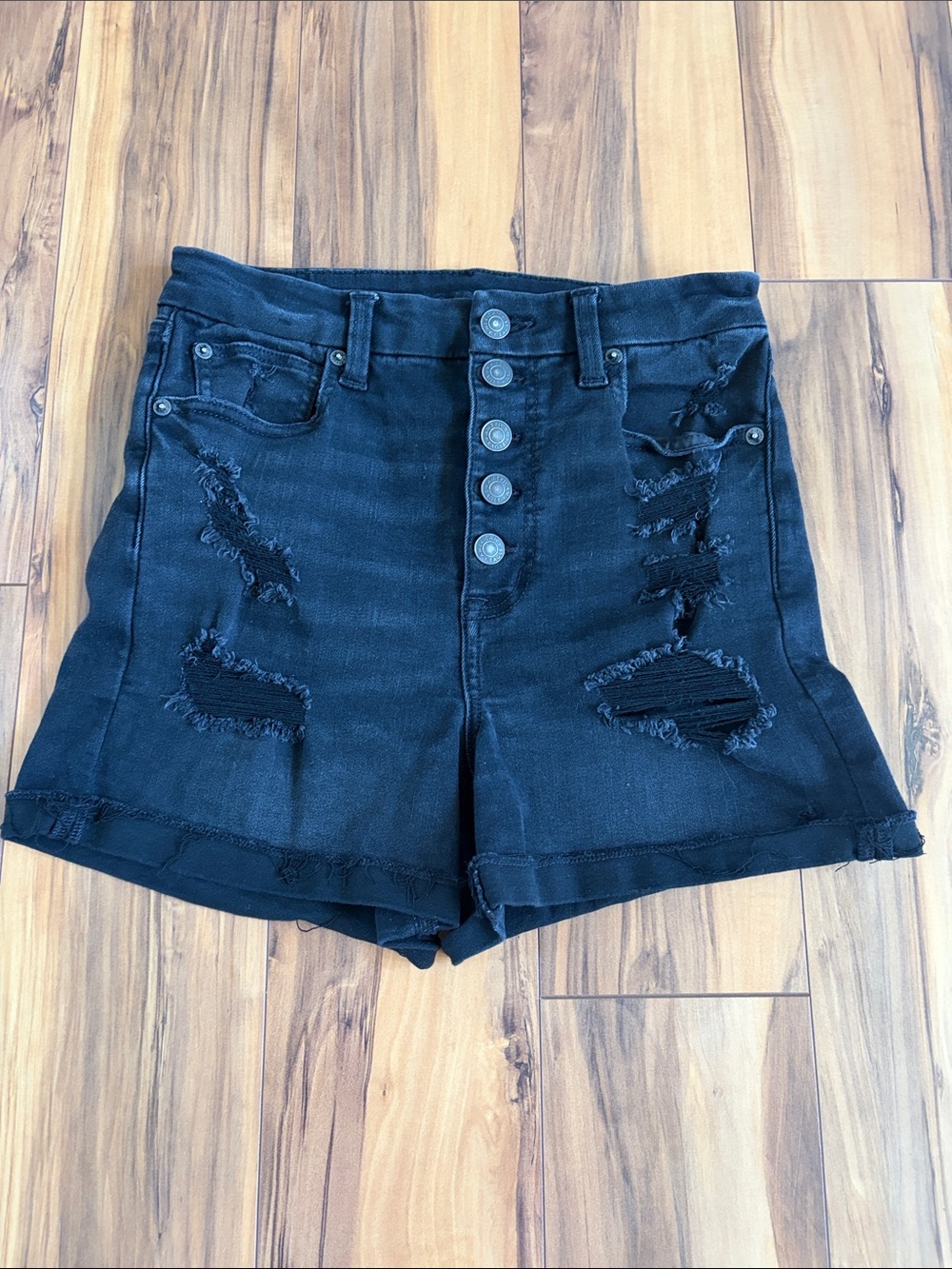 America Eagle High-Waist button up Black Distressed Denim Shorts sz 0